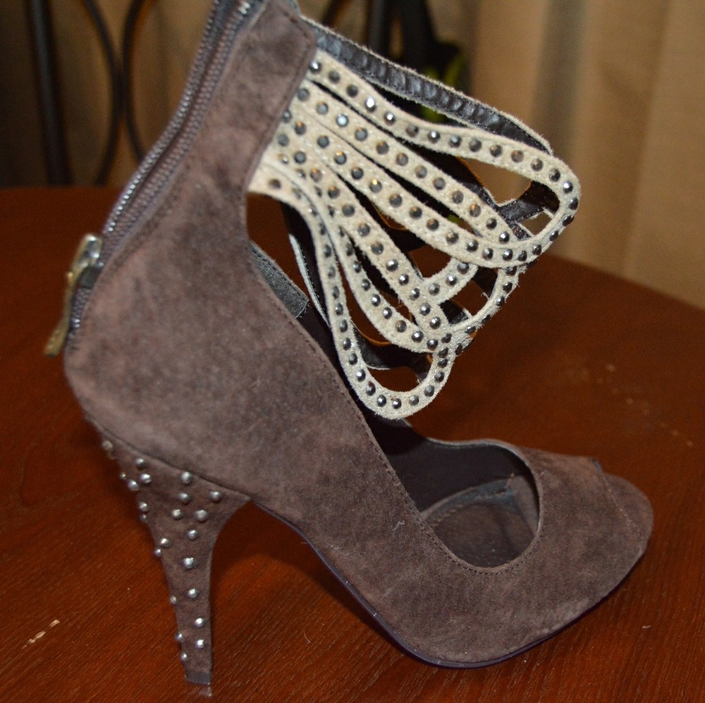 Two Lips seduction heels